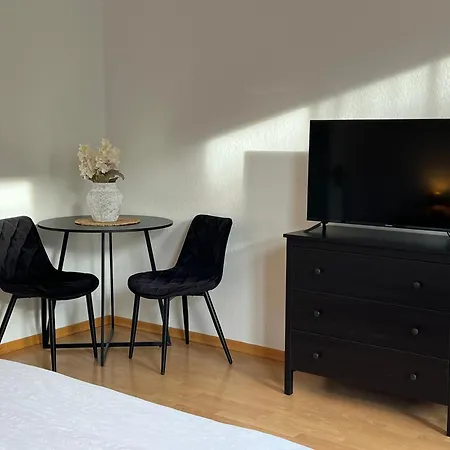 Neu - Innenstadtsuite Fuer 4 Mit Parkplatz Daire
