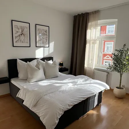 Daire Neu - Innenstadtsuite Fuer 4 Mit Parkplatz Schwerin (Mecklenburg-Vorpommern)