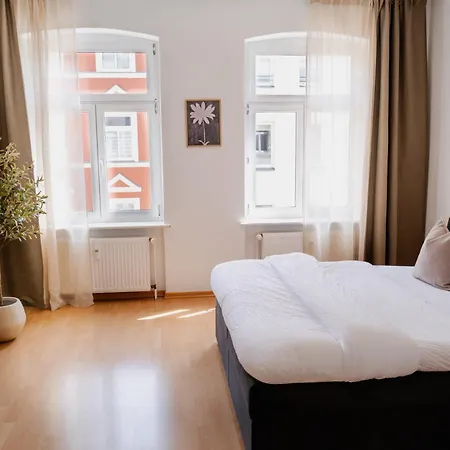 Neu - Innenstadtsuite Fuer 4 Mit Parkplatz Daire