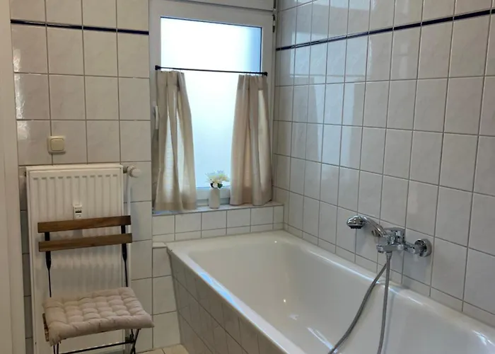 Neu - Innenstadtsuite Für 4 Mit Parkplatz Apartment *